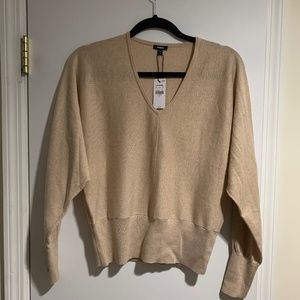 NWT Express V Neck banded bottom sweater Size Small Tan
